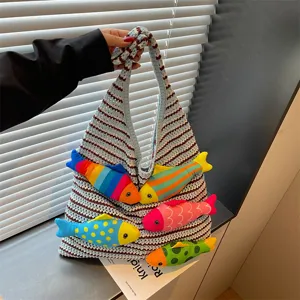Borsa shopper in maglia con pesci di peluche colorati, grande borsa a tracolla casual autunnale.