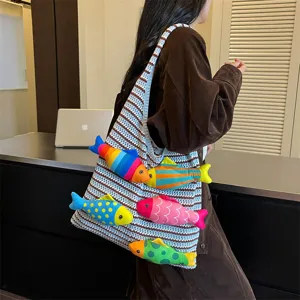 Borsa shopper in maglia da donna, simpatica decorazione di pesci colorati, grande.