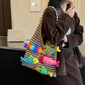 Borsa shopper in maglia con simpatici pesci di peluche colorati, borsa a spalla