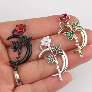Colgante de aleación de luna creciente de rosa esmaltada para accesorios de joyería DIY.