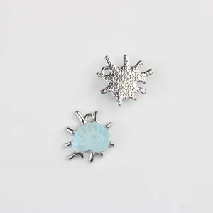 Detailopname van de schelp hars legering hanger voor DIY sieraden maken en ketting