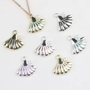 Pendentif Coquillage en Alliage Simple Avec Émail Coloré Incrustation de Perles Artificielles et Strass pour la Fabrication de Bracelets et Colliers DIY