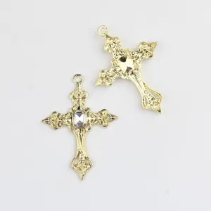 Ciondolo croce in lega dorata con zircone per collana bracciale fai da te accessori gioielli