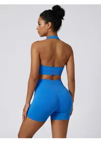 Ensemble de yoga soutien-gorge de sport et short de fitness bleu, vue arrière, extensible.