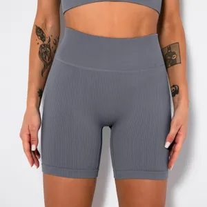 Nahtlose taillierte Damen Fitnessshorts, bequeme gerippte Sport Yoga Radlerhosen.