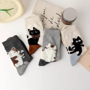 Carini calzini di cotone al polpaccio con gatto peluche 3D donna morbidi casual