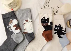 Calzini al polpaccio con gatto in peluche 3D da donna, cotone morbido, set di quattro.