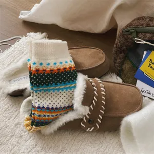 Vintage Fair Isle gebreide dames sokken gecombineerd met gezellige gevoerde suède instappers.