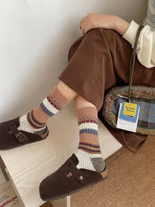 Vintage Fair Isle damessokken, gezellige retro gebreide sokken comfortabele streetwear stijl.