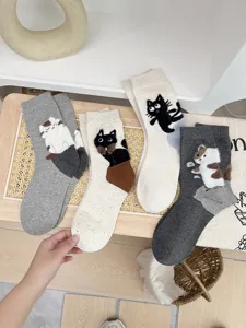 Calze a metà polpaccio in cotone con gatto di peluche 3D e design tacco creativo.