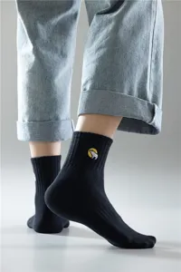 Calzini neri da uomo con simpatico design animale ricamato, cotone a coste confortevole.