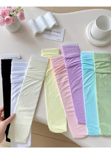 Süße pastellfarbene Samt Langstrümpfe für Damen, dünne japanische Kniestrümpfe in vielen Farben.