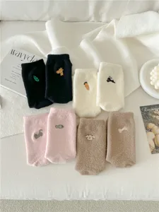 Mujeres gruesas forradas calidas lana invierno calcetines tubo medio bordado animal tierno casual