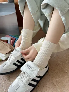 Damen einfarbige gerippte Slouch-Socken, weiche Baumwolle mittelhohe Socken für den Alltag.