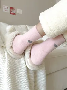 Calcetines de invierno de felpa para mujer gruesos y cálidos, lindo bordado de animales.