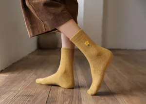 Chaussettes mi-hautes en laine pour femmes avec broderie florale mignonne chaussettes chaudes.