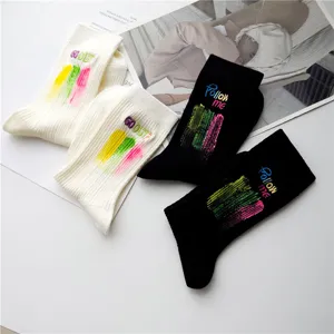 Femmes automne hiver éclaboussure encre broderie lettre milieu tube chaussettes style