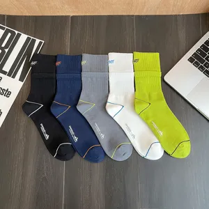Men cotton crew socks with ribbed cuffs, breathable athletic socks in five assorted colors.
