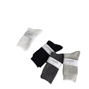 Chaussettes de mollet côtelées de style français en coloris classiques, confortables.
