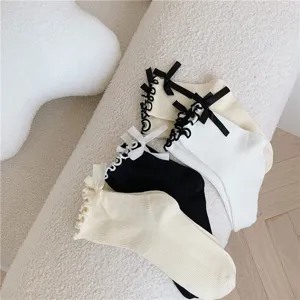 Süße Rüschen Schleife Socken für Damen, japanische JK Stil Baumwoll Mittelsocken im Herbst.