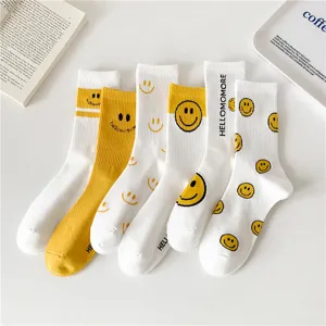 Chaussettes Mi-Mollet en Coton pour Femmes Visage Souriant Jaune Imprimé Lettres Tendance Chaussettes Décontractées pour Filles Quotidien
