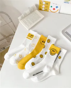 Chaussettes jaunes visage souriant femme détail, chaussettes coton mi-mollet lettre mignonn.
