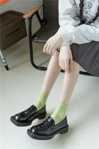 Weiche grüne Damensocken in Bonbonfarbe, japanischer Stil, bequeme Baumwollsocken für den Alltag.