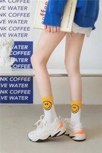 Chaussettes mi-hautes smiley jaune pour femme automne coton blanc chaussettes de sport loisir