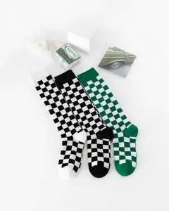 Japanische karo Wadenstrümpfe für Damen, Schwarz-Weiß Gitter lange Socken, atmungsaktiv