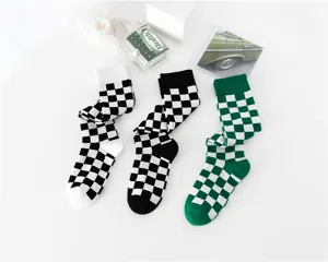 Japanische karierte Socken Damen schwarz weiß grün atmungsaktive Baumwolle lange Strümpfe
