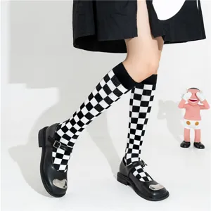Japanischer Stil Schachbrett Wadenstrümpfe Für Damen Baumwolle Atmungsaktiv Schwarz Weiß Gitter Lange Röhrensocken Mode Stulpen