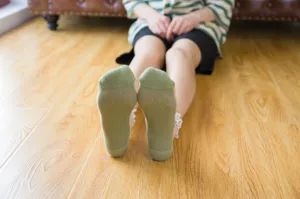 Women summer thin green socks with white lace trim breathable cotton bottom short ankle socks