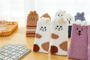 Gemütliche Winter Korallen Fleece Damen Socken süße Cartoon Tiere dicke warme Bodensocken