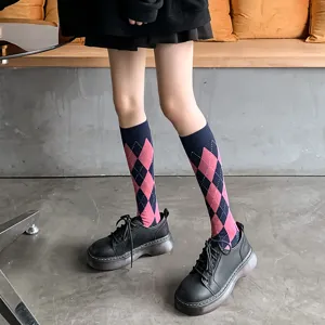 Femmes chaussettes hautes motif argyle style preppy mignons longs bas mode quotidienne vêtements