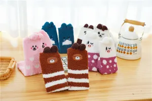Winter Cartoon süße Tier Korallenfleece Damen Socken Plüsch warme Detailansicht.