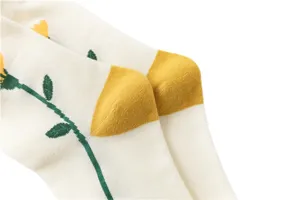Süsse Blumen Damen Mittelsocken im Retrostil mit bequemen täglichen Freizeitkleidungsmodellen.