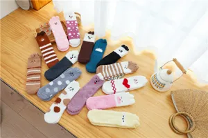 Süße Cartoon Tier Korallenfleece Flauschsocken für Damen, dicke warme Winterschlaf Socken.
