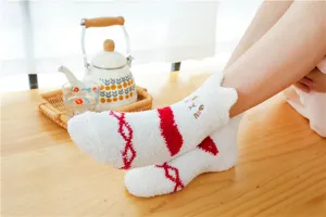 Weiche Korallenfleece warme Schlummersocken für Damen, dicke flauschige Wintersocken mit Tiersohren.