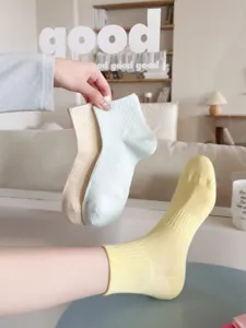 Sommer dünne atmungsaktive Mesh Kurzsocken für Damen, bequeme einfarbige Baumwollsocken.
