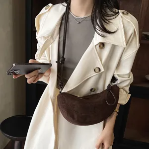 Chic sac croissant marron en daim pour femme, beau sac epaule retro dumpling avec noeud.