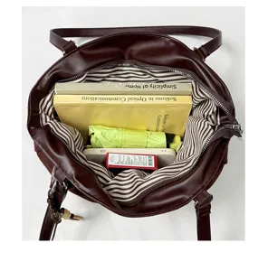 Grande borsa tote marrone scuro dettaglio interno, borsa a spalla elegante da donna.