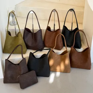 Woven leather shoulder tote bag, vintage hobo handbag, large capacity commuter bag for women.