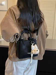 Bolso cubo bandolera mujer estilo coreano con bonito colgante perro felpa, bolso negro
