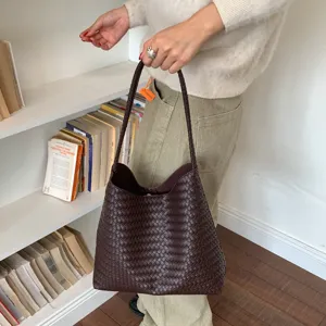 Dark brown woven leather tote bag for women, large capacity vintage shoulder commuter bag.