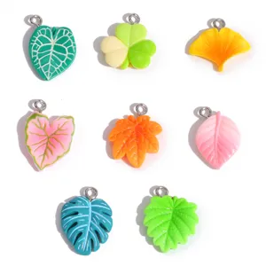 Colgantes de resina de hoja colorida para joyería hecha a mano de bricolaje, collares y llaveros.