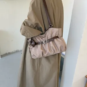 Borsa a tracolla arricciata casual elegante con cintura e ciondolo a cuore, borsa da giorno