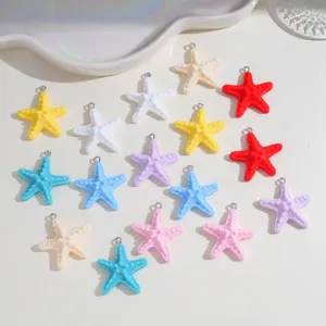 Ciondoli a stella marina in resina multicolore, perfetti per gioielli e collane fai-da-te.