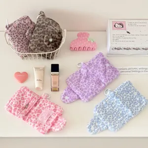 Korean plush leopard print coin purse, cute mini portable earphone bag with snap button.