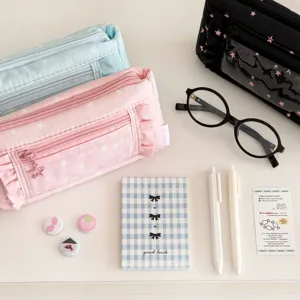 INS style aesthetic star pattern pencil case set with cute notebook and stationery props.