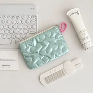 Quilted heart pattern storage bag portable cosmetic pouch cute makeup organizer for daily use